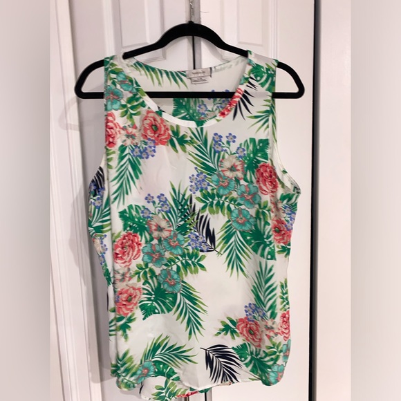Van Heusen Tops - Van Heusen Size XL Sleeveless Blouse White Floral Shirt